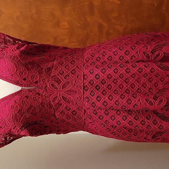 FREE PEOPLE One Million Lace Lover V-neck Dress in Burgandy - size 6 - Picture 4 of 16